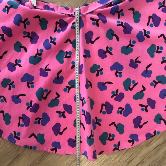 🍭 Twirling pink corduroy skirt - Picture 5 of 6